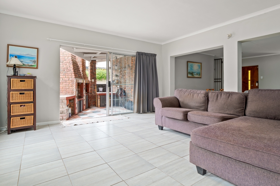 4 Bedroom Property for Sale in The Village Western Cape